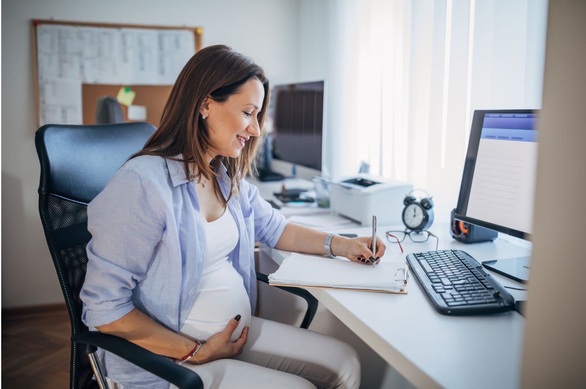 The best office chair for pregnancy: a PT's picks for each trimester