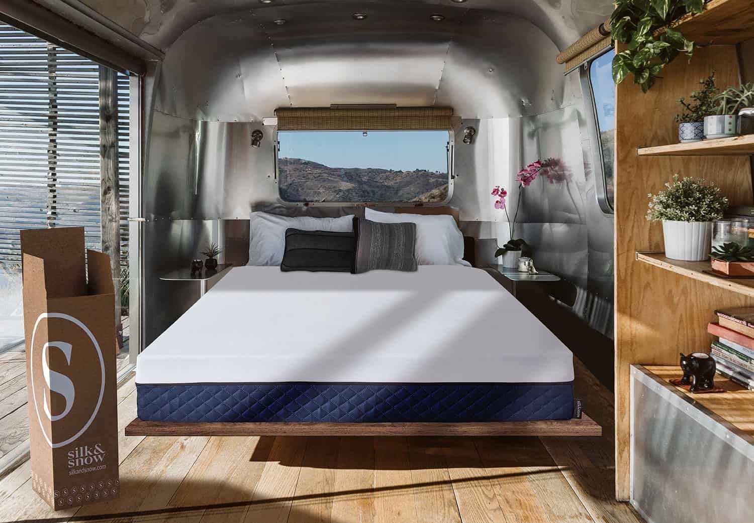 Three-quarter / super single (48 x 75) mattress on an RV bunk